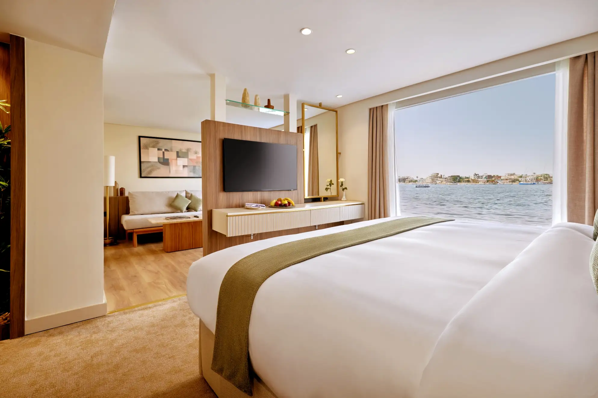 Deluxe Suite - view 1